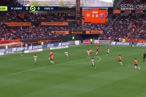 個人能力！登貝萊右路內切抽射破門，巴黎1-0領先洛里昂！