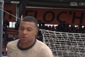 全能型前鋒！姆巴佩策動進攻+腳后跟破門，解說員都懵了！