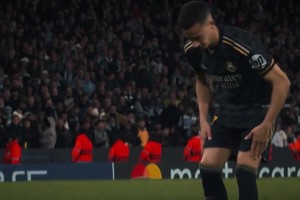 當巴斯克斯顛著球走向罰球點，一下給我拉回到2016年的那個夏天